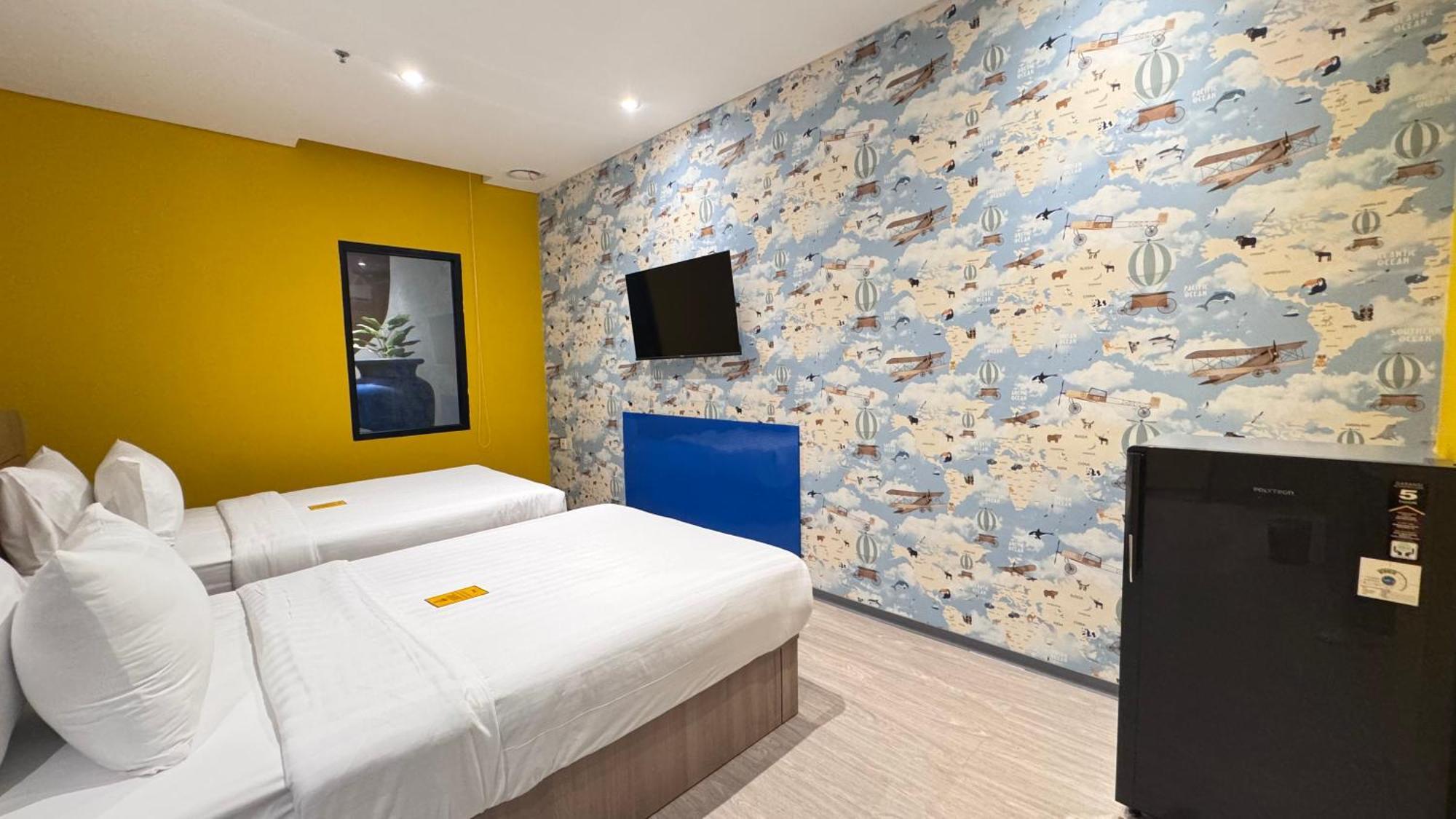 Yellow Bee Resort Cililitan Yakarta Exterior foto